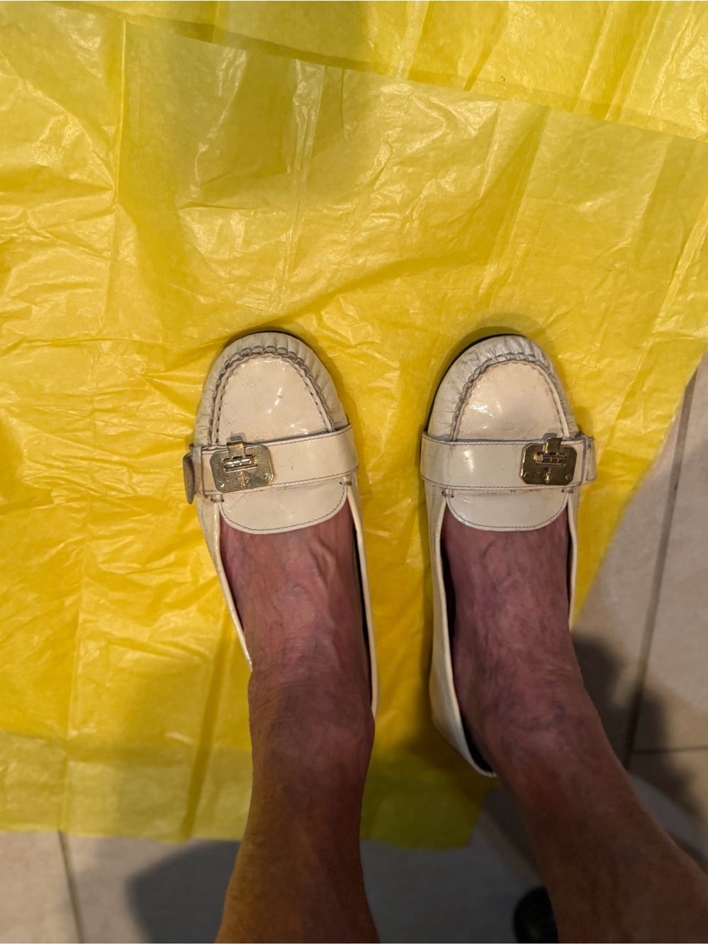 COLE HAAN!! Women's Cream Leather Loafer Flats with Gold Accent